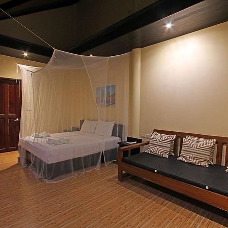 Jonas And Twins Resort General Luna  Εξωτερικό φωτογραφία