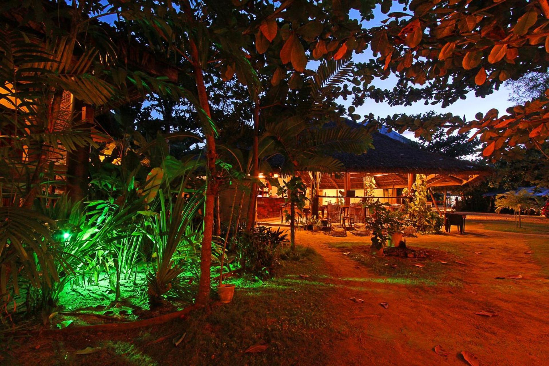 Jonas And Twins Resort General Luna  Εξωτερικό φωτογραφία